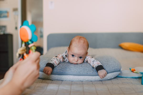 Choisir le coussin bébé idéal pour un confort optimal